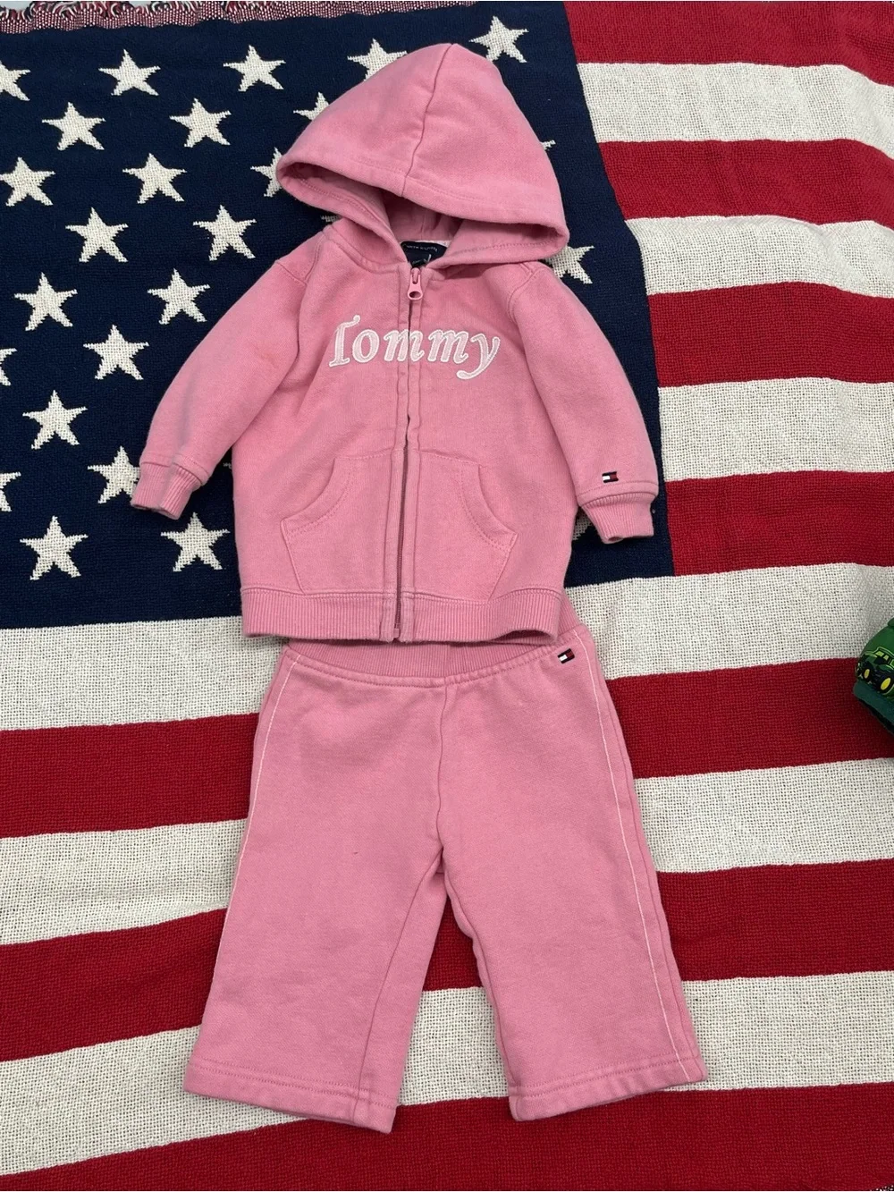 Tommy Hilfiger Pink Hooded Zip Sweatshirt & Jogger Pants Set Size 3-6 Months